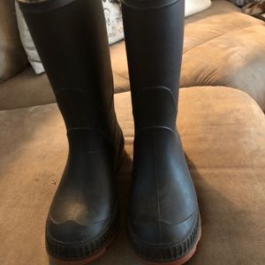 Kids size 11-12 rain boots